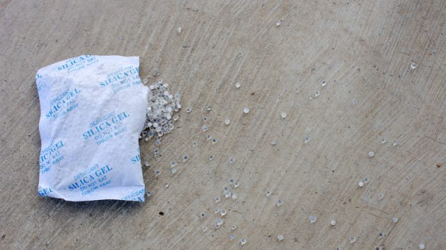 silica gel on ground