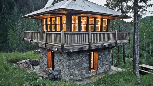 Tiny-Stone-House-728x561