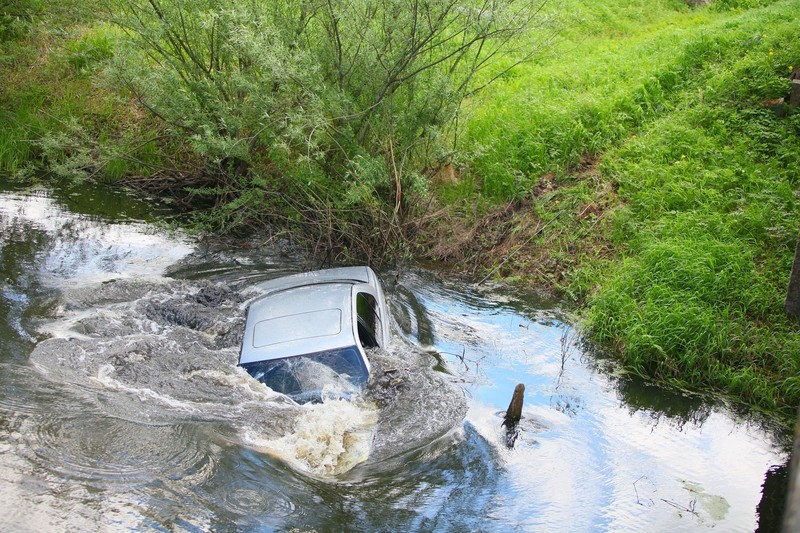 sinking car