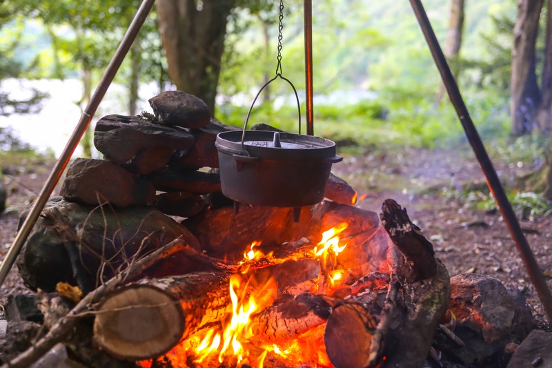 dutch oven camp fire