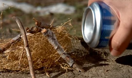 starting a fire with an aluminum can