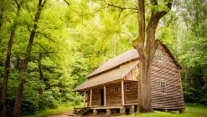 living off the grid in a cabin