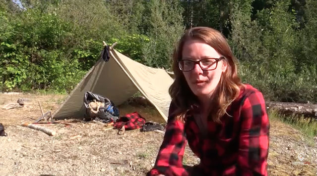 VIDEO) Survival Lilly Shows Us How She Sets Up a Shelter.