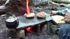 primitive cooking stuffed bannock