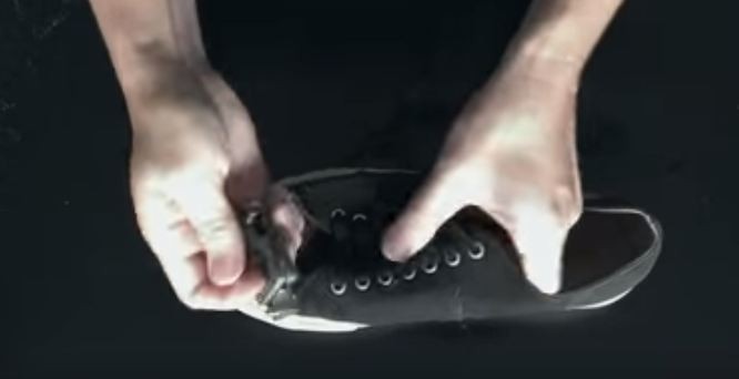 nug knife vs shoe