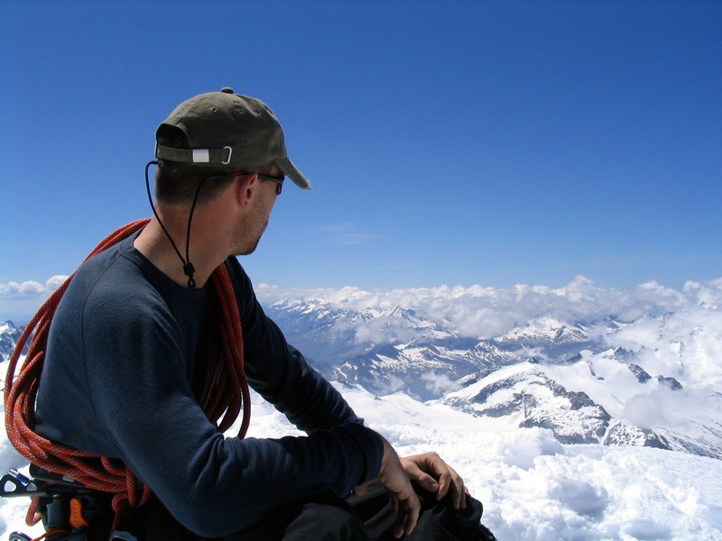 hiker-view-from-the-top