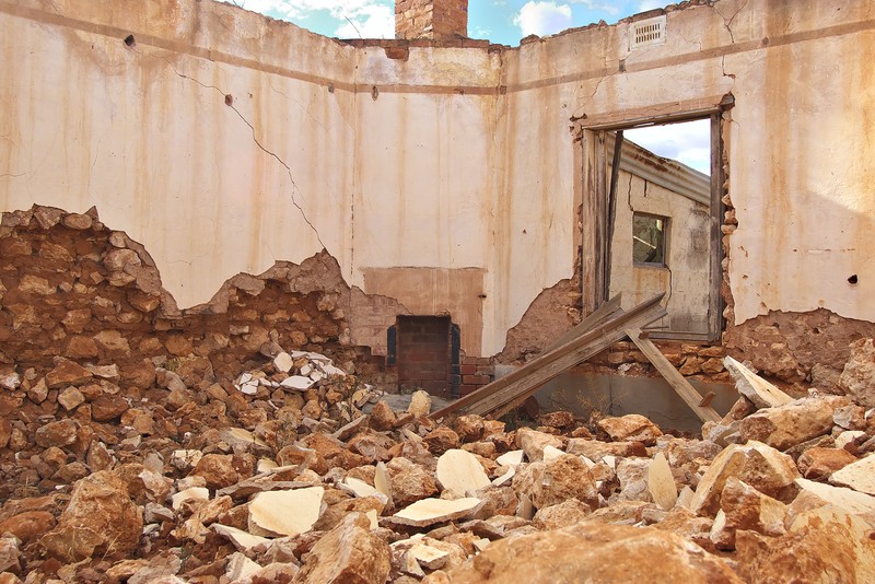 rubble-of-a-falling-building