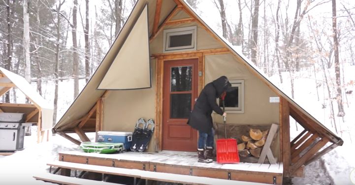 winter-tiny-house