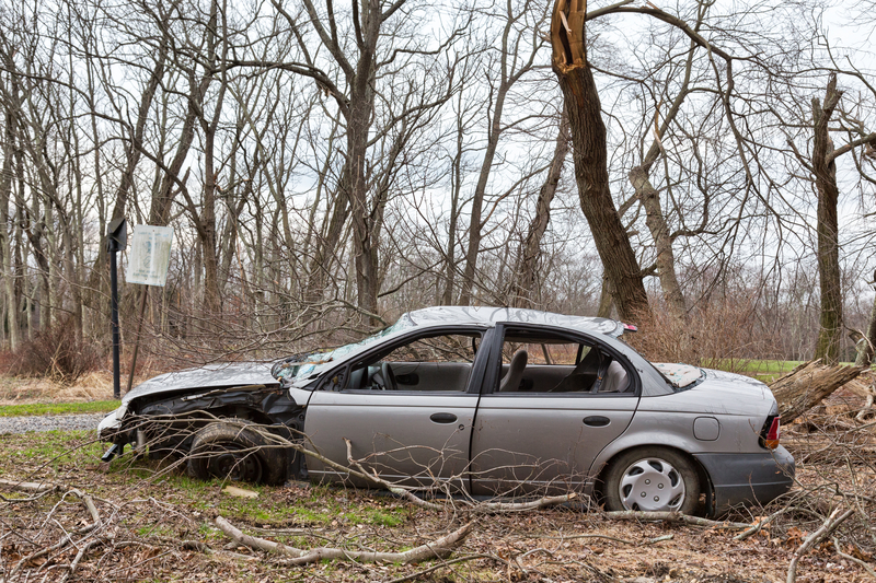 abandoned-wrecked-car
