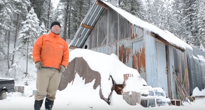 surviving-off-grid-in-the-winter