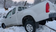 truck-stuck-in-the-snow