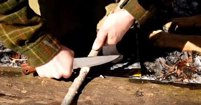 bushcraft knife skills