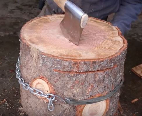 splitting firewood